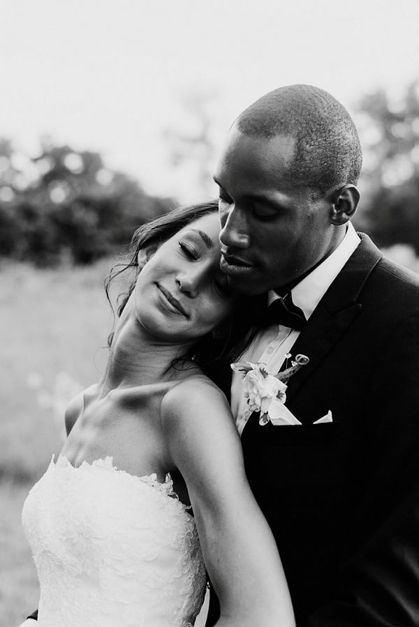 Romantic Backyard Wedding || Bekah Kay Creative || Charm City Wed || www.charmcitywed.com