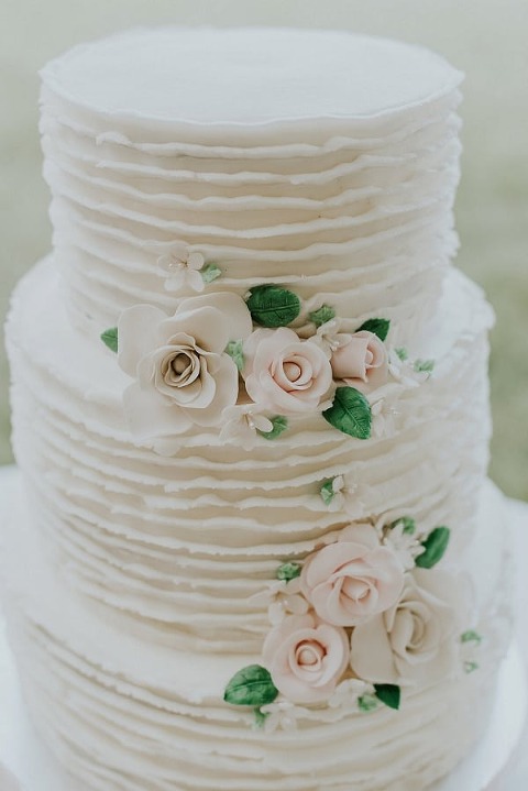 Romantic Backyard Wedding || Bekah Kay Creative || Charm City Wed || www.charmcitywed.com