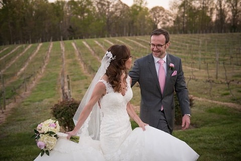 Running Hare Vineyard Wedding || Mike B Photography || Charm City Wed || www.charmcitywed.com