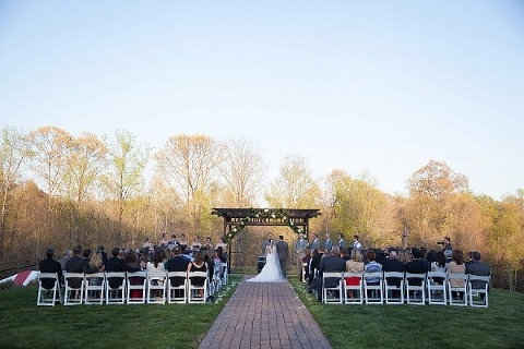 Running Hare Vineyard Wedding || Mike B Photography || Charm City Wed || www.charmcitywed.com