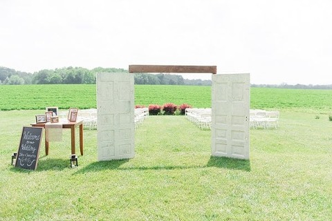 Shoemaker Homestead Wedding || Britney Clause Photography || Charm City Wed || www.charmcitywed.com