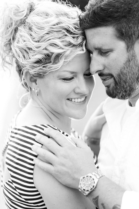 Sparrows Point Engagement Session || TPoz Photography || Charm City Wed || www.charmcitywed.com