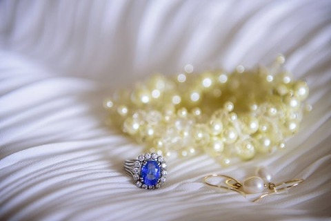 Summer Baltimore Museum of Industry Wedding || Annabelle Dando Photography || Charm City Wed || www.charmcitywed.com