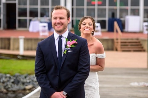 Summer Baltimore Museum of Industry Wedding || Annabelle Dando Photography || Charm City Wed || www.charmcitywed.com