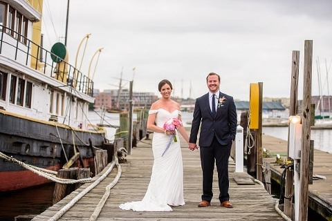 Summer Baltimore Museum of Industry Wedding || Annabelle Dando Photography || Charm City Wed || www.charmcitywed.com