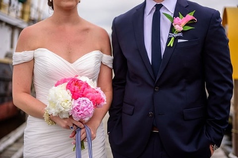 Summer Baltimore Museum of Industry Wedding || Annabelle Dando Photography || Charm City Wed || www.charmcitywed.com
