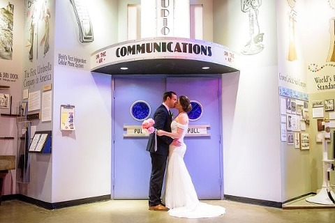 Summer Baltimore Museum of Industry Wedding || Annabelle Dando Photography || Charm City Wed || www.charmcitywed.com