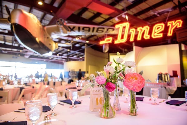 Summer Baltimore Museum of Industry Wedding || Annabelle Dando Photography || Charm City Wed || www.charmcitywed.com