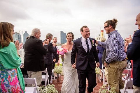 Summer Baltimore Museum of Industry Wedding || Annabelle Dando Photography || Charm City Wed || www.charmcitywed.com