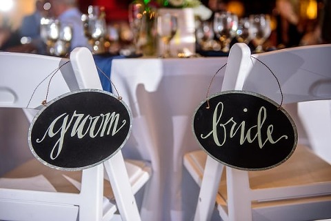 Summer Baltimore Museum of Industry Wedding || Annabelle Dando Photography || Charm City Wed || www.charmcitywed.com