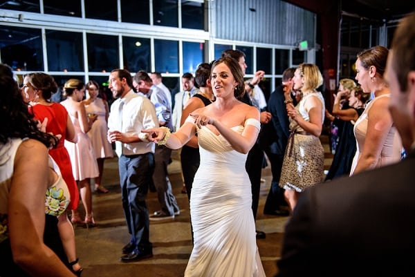 Summer Baltimore Museum of Industry Wedding || Annabelle Dando Photography || Charm City Wed || www.charmcitywed.com Summer Baltimore Museum of Industry Wedding || Annabelle Dando Photography || Charm City Wed || www.charmcitywed.com
