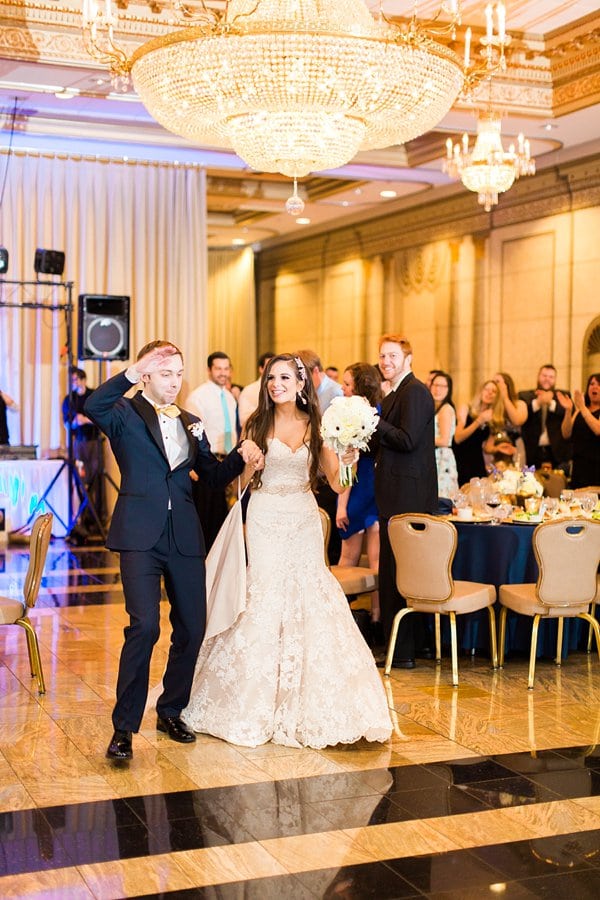 Valley Mansion Wedding || Photos by Sarah Beth || Charm City Wed || www.charmcitywed.com