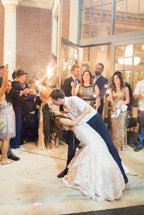 Valley Mansion Wedding || Photos by Sarah Beth || Charm City Wed || www.charmcitywed.com