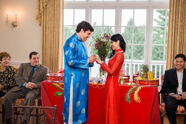 Vietnamese Engagement || Joy Michelle Photography || Charm City Wed || www.charmcitywed.com