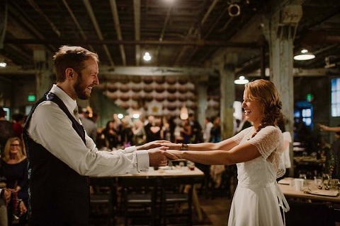 Area 405 Wedding || Sarah Gormley Photography || Charm City Wed || www.charmcitywed.com