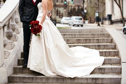 Chic Mt Washington Mill Dye House Wedding || Rebekah J Murray Photography || Charm City Wed || www.charmcitywed.com