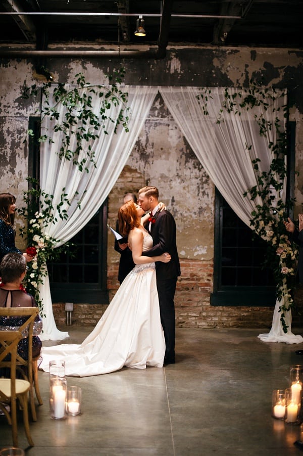 Chic Mt Washington Mill Dye House Wedding || Rebekah J Murray Photography || Charm City Wed || www.charmcitywed.com