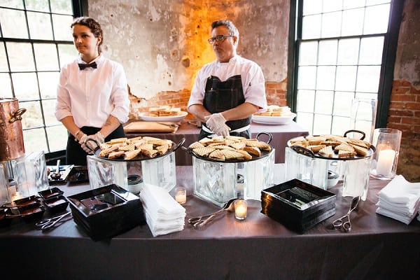 Chic Mt Washington Mill Dye House Wedding || Rebekah J Murray Photography || Charm City Wed || www.charmcitywed.com