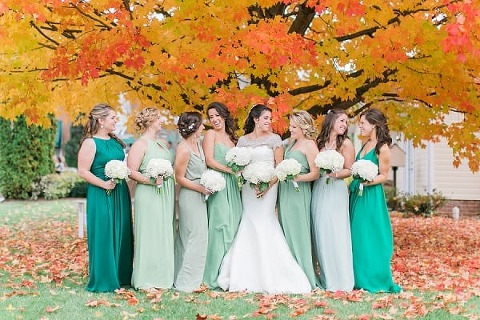 Fall Antrim 1844 Wedding || Mary Neumann Photography || Charm City Wed || www.charmcitywed.com