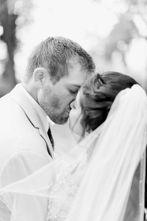 Fall Antrim 1844 Wedding || Mary Neumann Photography || Charm City Wed || www.charmcitywed.com