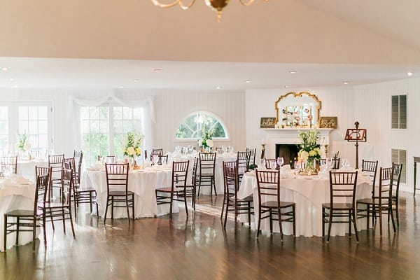 Fall Antrim 1844 Wedding || Mary Neumann Photography || Charm City Wed || www.charmcitywed.com