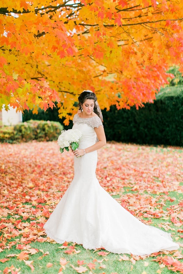 Fall Antrim 1844 Wedding || Mary Neumann Photography || Charm City Wed || www.charmcitywed.com