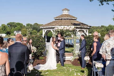 Kent Manor Inn Wedding || Tara+Renata || Charm City Wed || www.charmcitywed.com