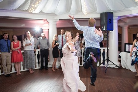 Kent Manor Inn Wedding || Tara+Renata || Charm City Wed || www.charmcitywed.com