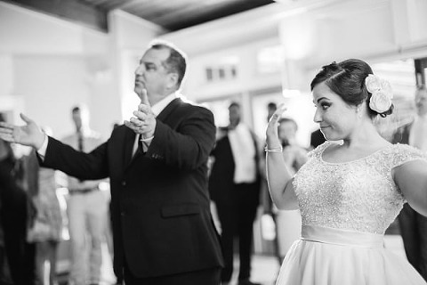 Romantic Historic Londontown Wedding || Tara + Renata || Charm City Wed || www.charmcitywed.com