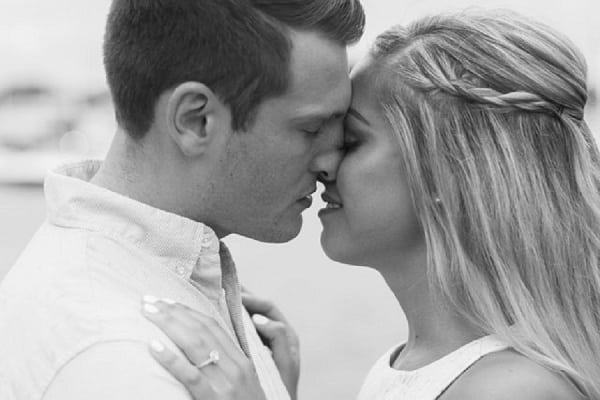 Sunset Engagement Session || Nikki Schell Photography || Charm City Wed || www.charmcitywed.com