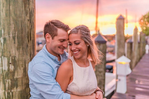 Sunset Engagement Session || Nikki Schell Photography || Charm City Wed || www.charmcitywed.com
