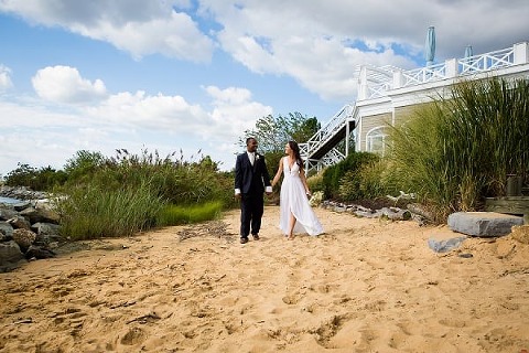 Boho Chesapeake Bay Beach Club Wedding || Jessica Eastburn Photography || Charm City Wed || www.charmcitywed.com