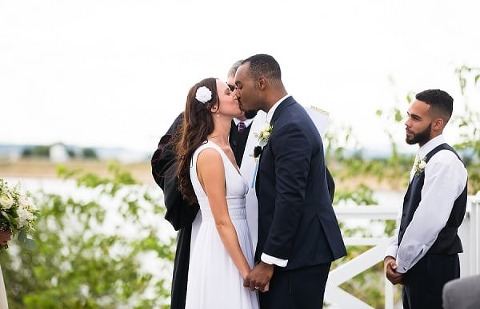 Boho Chesapeake Bay Beach Club Wedding || Jessica Eastburn Photography || Charm City Wed || www.charmcitywed.com