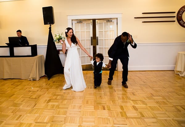 Boho Chesapeake Bay Beach Club Wedding || Jessica Eastburn Photography || Charm City Wed || www.charmcitywed.com