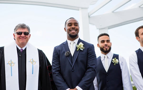 Boho Chesapeake Bay Beach Club Wedding || Jessica Eastburn Photography || Charm City Wed || www.charmcitywed.com