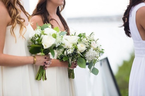 Boho Chesapeake Bay Beach Club Wedding || Jessica Eastburn Photography || Charm City Wed || www.charmcitywed.com