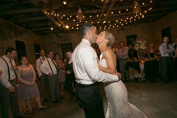 Mt. Washington Mill Dye House Wedding || Artful Weddings || Charm City Wed || www.charmcitywed.com Mt. Washington Mill Dye House Wedding || Artful Weddings || Charm City Wed || www.charmcitywed.com