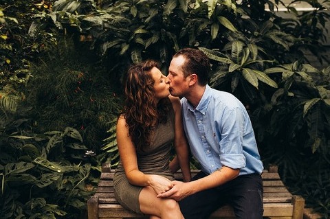 Rawlings Conservatory Engagement || Paula Bartosiewicz Photography || Charm City Wed || www.charmcitywed.com