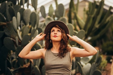 Rawlings Conservatory Engagement || Paula Bartosiewicz Photography || Charm City Wed || www.charmcitywed.com