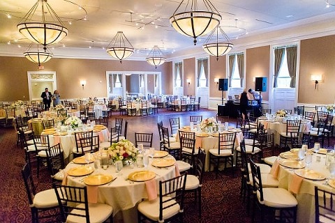 Tidewater Inn Wedding || Jessica Eastburn Photography || Charm City Wed || www.charmcitywed.com