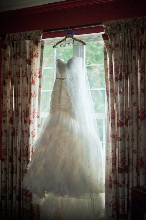 Vintage Blush Running Hare Vineyard Wedding || Meaghan Elliott Photography || Charm City Wed || www.charmcitywed.com