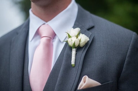 Vintage Blush Running Hare Vineyard Wedding || Meaghan Elliott Photography || Charm City Wed || www.charmcitywed.com