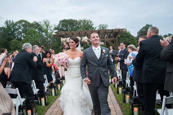 Vintage Blush Running Hare Vineyard Wedding || Meaghan Elliott Photography || Charm City Wed || www.charmcitywed.com