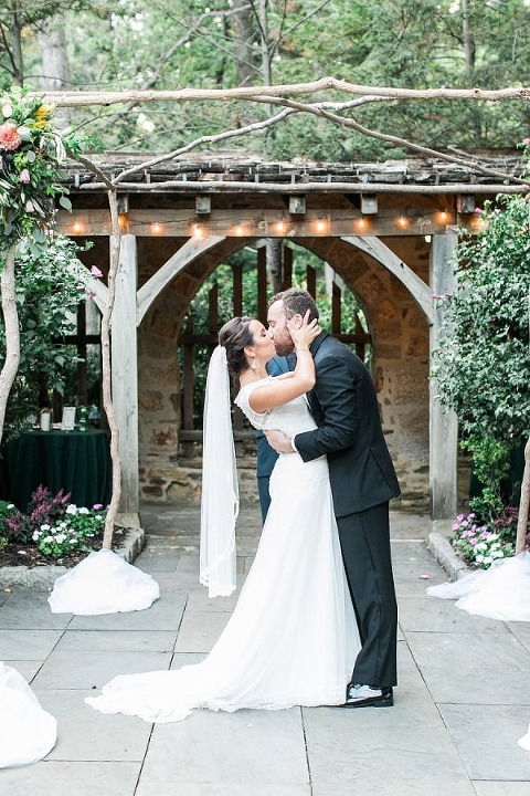 Cloisters Castle Wedding || Brittany Thomas Photography || Charm City Wed || www.charmcitywed.com
