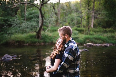 Gunpowder Falls State Park Engagement Session || Elizabeth Mae Photography || Charm City Wed || www.charmcitywed.com