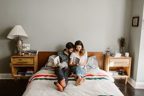 Home Engagement Session || Kate Ann Photography || Charm City Wed || www.charmcitywed.com