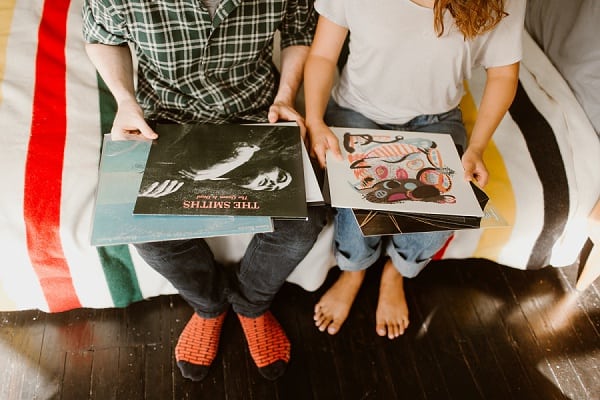 Home Engagement Session || Kate Ann Photography || Charm City Wed || www.charmcitywed.com Home Engagement Session || Kate Ann Photography || Charm City Wed || www.charmcitywed.com