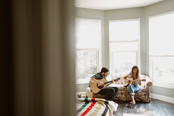 Home Engagement Session || Kate Ann Photography || Charm City Wed || www.charmcitywed.com Home Engagement Session || Kate Ann Photography || Charm City Wed || www.charmcitywed.com