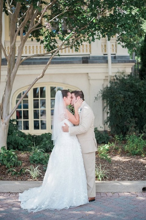 Maryland Zoo Wedding || Meghan Elizabeth Photography || Charm City Wed || www.charmcitywed.com