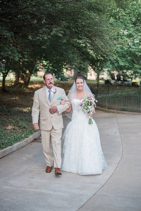 Maryland Zoo Wedding || Meghan Elizabeth Photography || Charm City Wed || www.charmcitywed.com